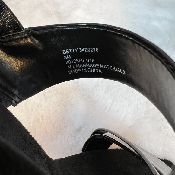 Jones New York Patent Leather Wedge Sandals, Size 8 - Picture 8 of 8